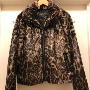 Donna Salyers Fabulous Furs